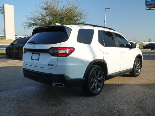 2025 Honda Pilot Sport