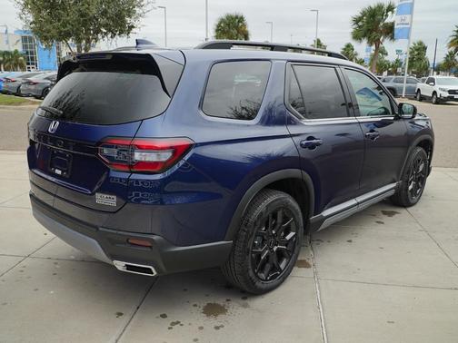 2025 Honda Pilot Touring 8-Passenger