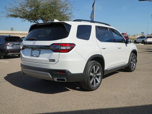 2023 Honda Pilot Touring 8-Passenger