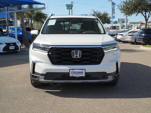 2023 Honda Pilot Touring 8-Passenger