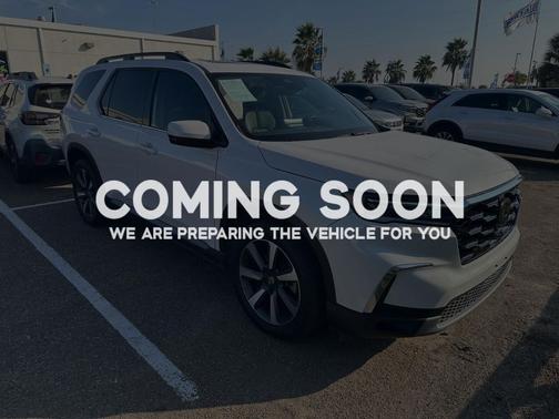 2023 Honda Pilot Touring 8-Passenger