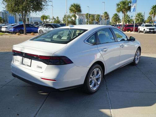 2025 Honda Accord LX 1.5T