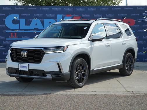 2025 Honda Pilot Touring 8-Passenger