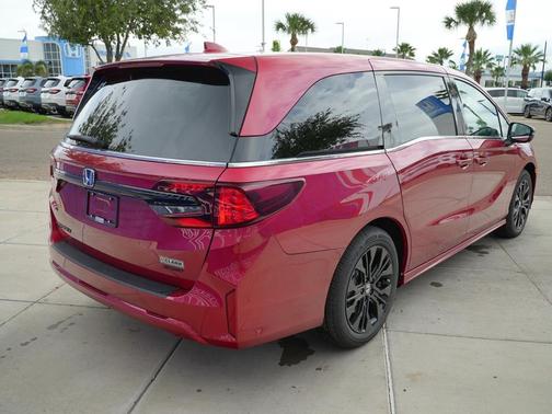 Radiant Red Metallic II 2026 Honda Odyssey Sport-L