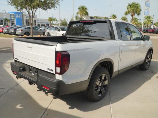 Platinum White Pearl 2026 Honda Ridgeline Black