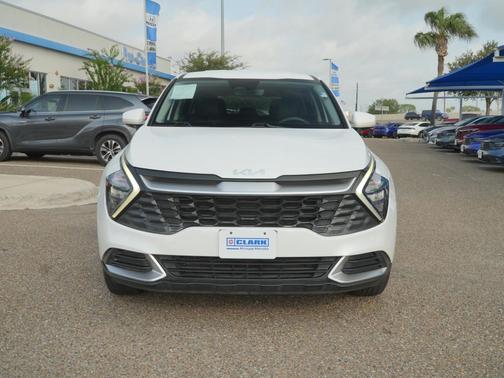 Snow White Pearl 2023 Kia Sportage LX