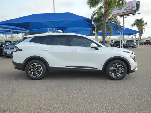 Snow White Pearl 2023 Kia Sportage LX