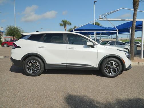 Snow White Pearl 2023 Kia Sportage LX