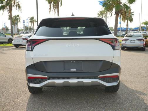 Snow White Pearl 2023 Kia Sportage LX