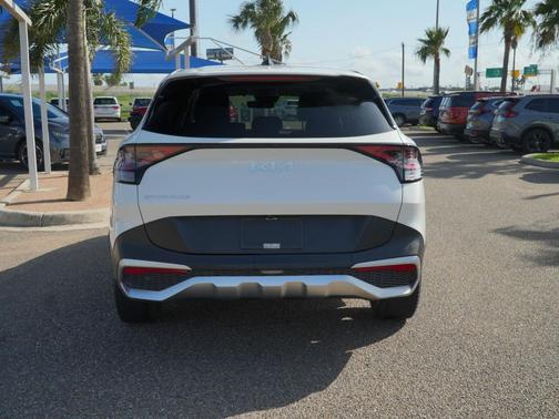 Snow White Pearl 2023 Kia Sportage LX