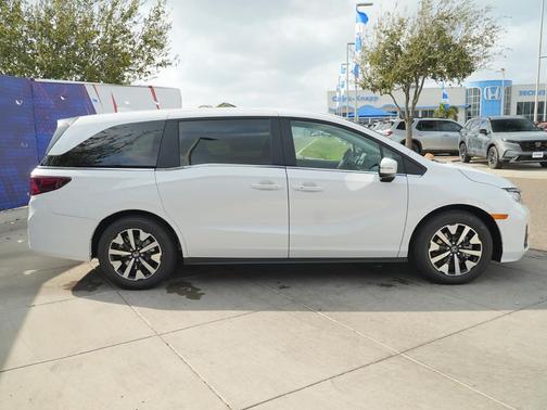 Platinum White Pearl 2026 Honda Odyssey EX-L