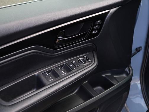 Sonic Gray Pearl 2024 Honda Odyssey Elite