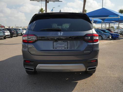 2025 Honda Pilot Touring 8-Passenger