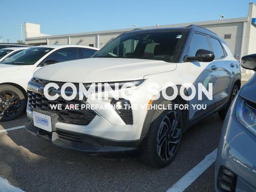 Iridescent Pearl Tricoat 2026 Chevrolet Trailblazer RS