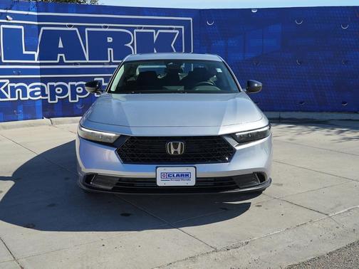 Solar Silver Metallic 2026 Honda Accord SE