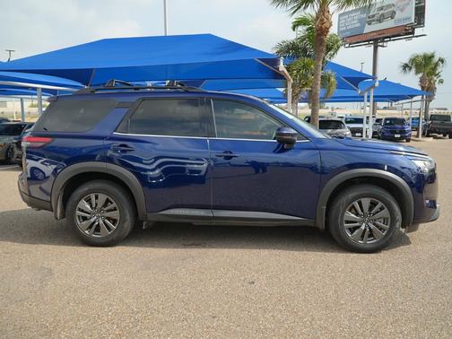Deep Ocean Blue Pearl 2024 Nissan Pathfinder SV FWD