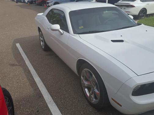 2014 Dodge Challenger SXT