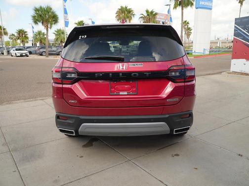 2025 Honda Pilot Touring 8-Passenger