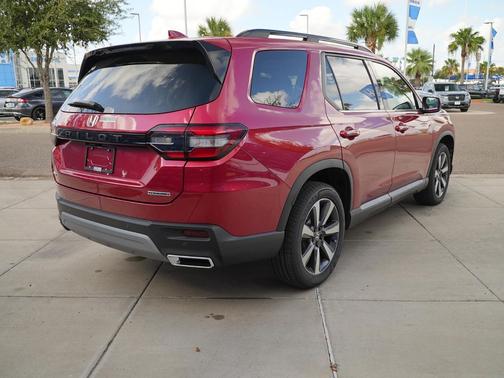 2025 Honda Pilot Touring 8-Passenger