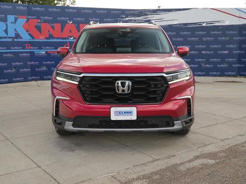 2025 Honda Pilot Touring 8-Passenger
