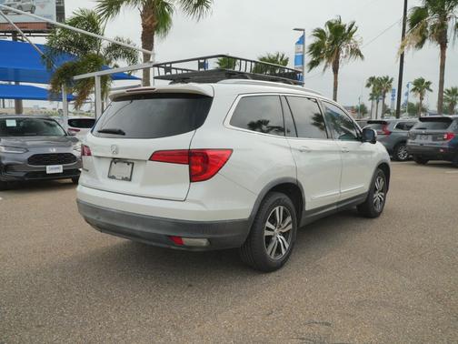 White Diamond Pearl 2017 Honda Pilot EX