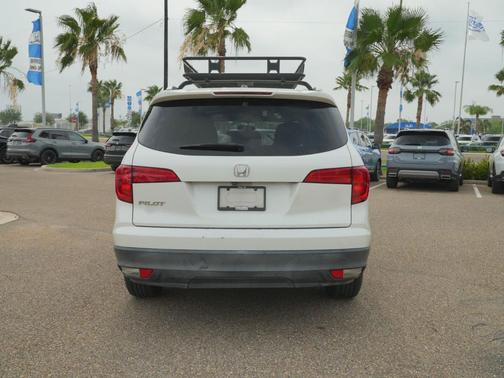 White Diamond Pearl 2017 Honda Pilot EX