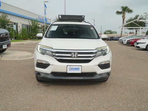 White Diamond Pearl 2017 Honda Pilot EX