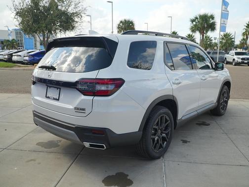 2025 Honda Pilot Touring 8-Passenger