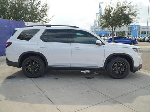 2025 Honda Pilot Touring 8-Passenger