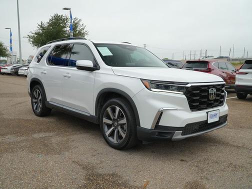Platinum White Pearl 2025 Honda Pilot Touring 8-Passenger