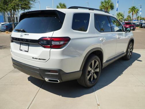 2025 Honda Pilot Black Edition