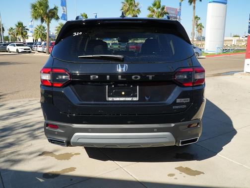 2025 Honda Pilot Touring 8-Passenger