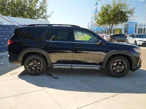 2025 Honda Pilot Touring 8-Passenger