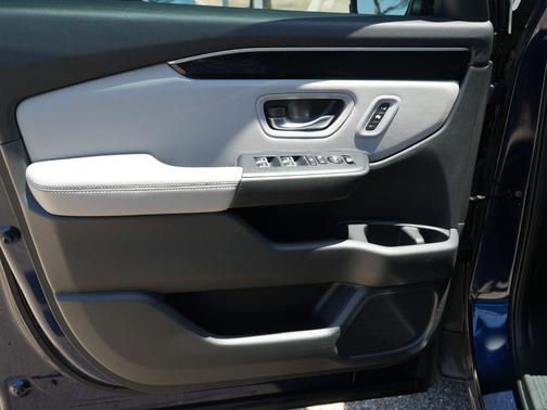 Obsidian Blue Pearl 2023 Honda Pilot Touring 8-Passenger