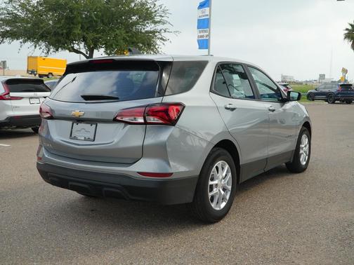 Sterling Gray Metallic 2023 Chevrolet Equinox LS
