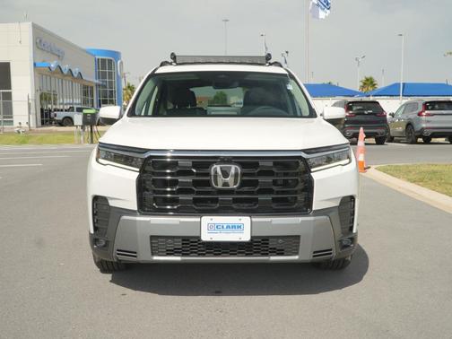 Platinum White Pearl 2026 Honda Pilot Touring 8-Passenger