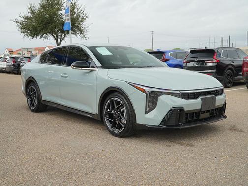 2025 Kia K4 GT-Line