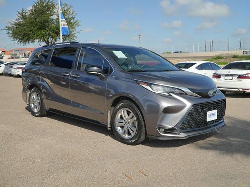 Predawn Gray Mica 2022 Toyota Sienna XSE 7 Passenger