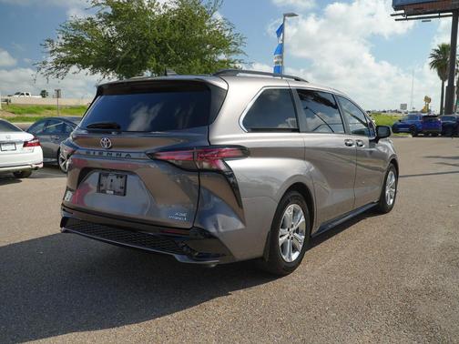 Predawn Gray Mica 2022 Toyota Sienna XSE 7 Passenger