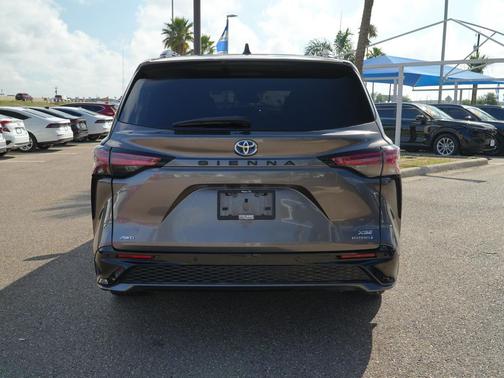 Predawn Gray Mica 2022 Toyota Sienna XSE 7 Passenger