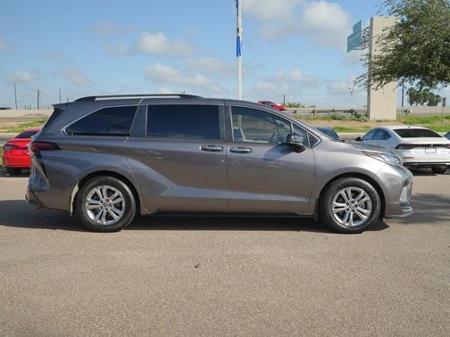 Predawn Gray Mica 2022 Toyota Sienna XSE 7 Passenger