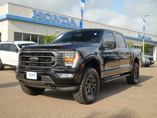 Agate Black 2023 Ford F-150 XLT
