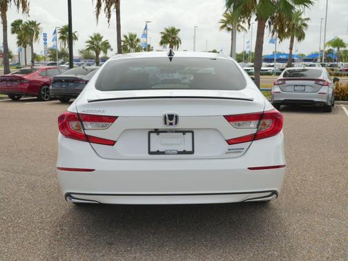 Platinum White Pearl 2022 Honda Accord Hybrid Sport