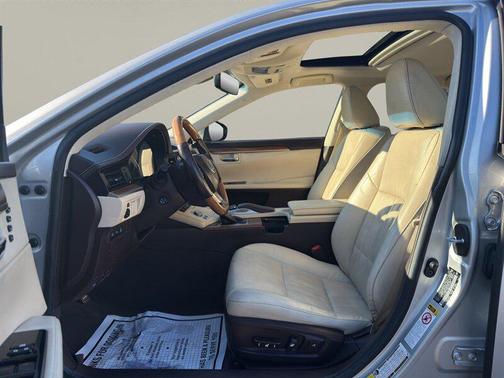 2016 Lexus ES 300h Base