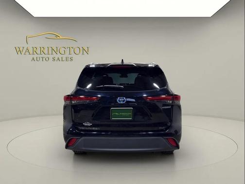 2022 Toyota Highlander Hybrid XLE