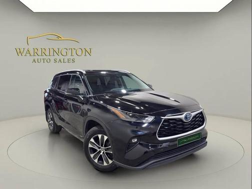2022 Toyota Highlander Hybrid XLE