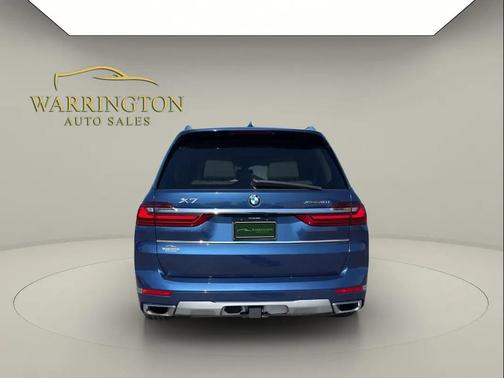 Phytonic Blue Metallic 2022 BMW X7 xDrive40i