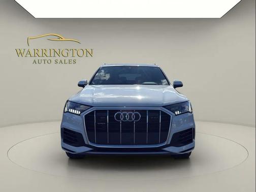 Glacier White Metallic 2023 Audi Q7 55 Premium