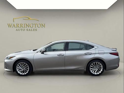 2021 Lexus ES 300h Luxury