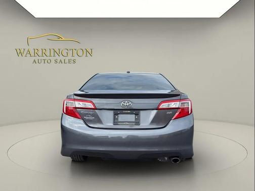 Magnetic Gray Metallic 2014 Toyota Camry SE